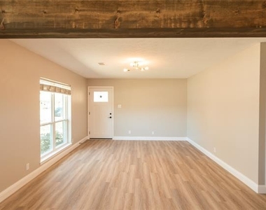 602 N Morris Street - Photo Thumbnail 9