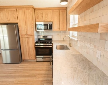 602 N Morris Street - Photo Thumbnail 5