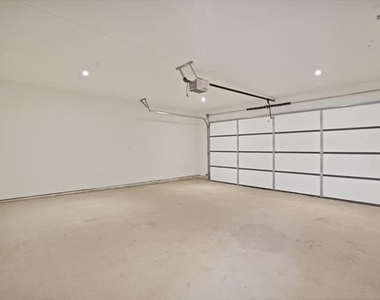 1731 N Fitzhugh Avenue - Photo Thumbnail 18