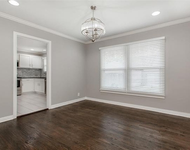 570 Bondstone Drive - Photo Thumbnail 11