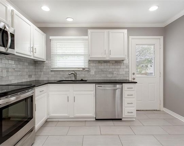 570 Bondstone Drive - Photo Thumbnail 9