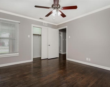 570 Bondstone Drive - Photo Thumbnail 15