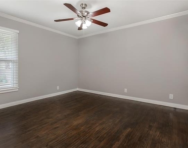 570 Bondstone Drive - Photo Thumbnail 14