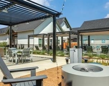 2036 Oak Grove - Photo Thumbnail 19