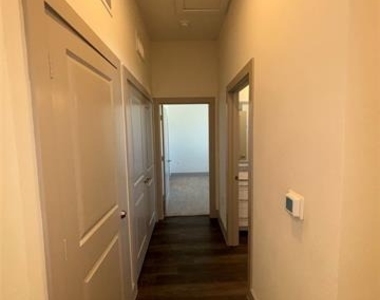 2036 Oak Grove - Photo Thumbnail 6