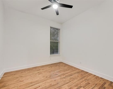217 W Yarmouth Street - Photo Thumbnail 14