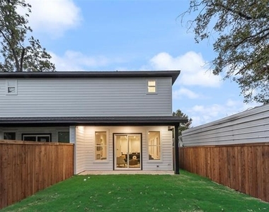 217 W Yarmouth Street - Photo Thumbnail 23