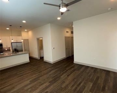 2036 Oak Grove - Photo Thumbnail 5
