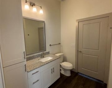2036 Oak Grove - Photo Thumbnail 18