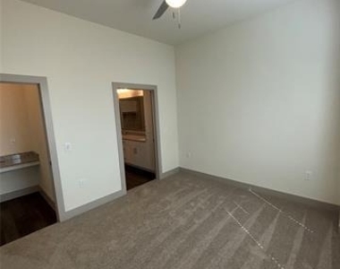 2036 Oak Grove - Photo Thumbnail 16