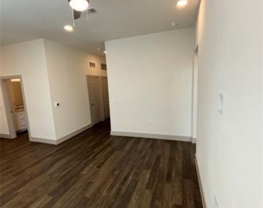 2036 Oak Grove - Photo Thumbnail 6