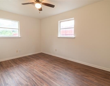 306 W Marble Street - Photo Thumbnail 9