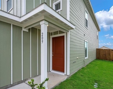 209 Boxberry Way - Photo Thumbnail 2