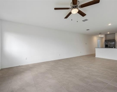 209 Boxberry Way - Photo Thumbnail 5