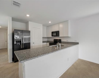 209 Boxberry Way - Photo Thumbnail 4