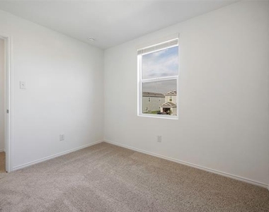 209 Boxberry Way - Photo Thumbnail 15