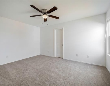 209 Boxberry Way - Photo Thumbnail 9