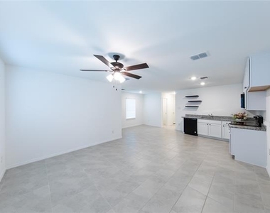 230 Sunflower Street - Photo Thumbnail 2