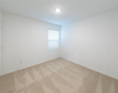 230 Sunflower Street - Photo Thumbnail 4