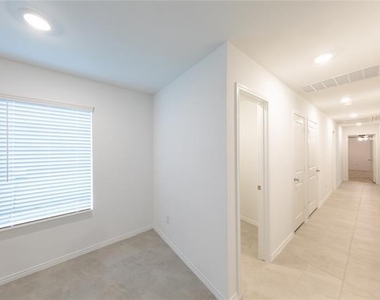 230 Sunflower Street - Photo Thumbnail 15