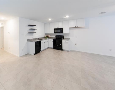 230 Sunflower Street - Photo Thumbnail 20