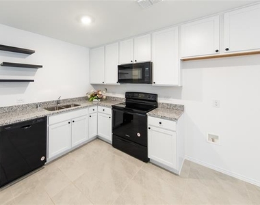 230 Sunflower Street - Photo Thumbnail 16