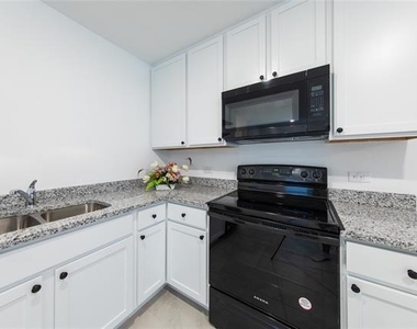 230 Sunflower Street - Photo Thumbnail 3