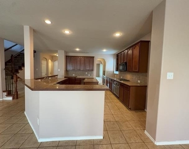 9709 Gessner Drive - Photo Thumbnail 4