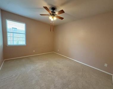 9709 Gessner Drive - Photo Thumbnail 11