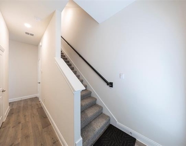 1530 Lake District Drive - Photo Thumbnail 4