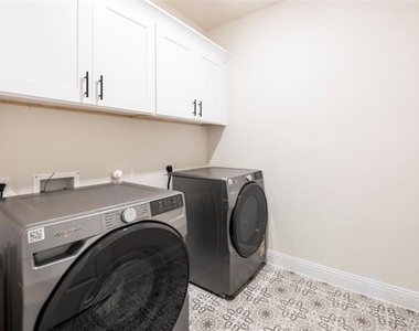 1530 Lake District Drive - Photo Thumbnail 17