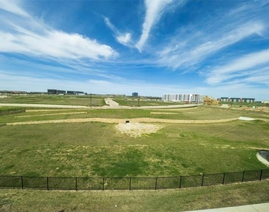 1530 Lake District Drive - Photo Thumbnail 31