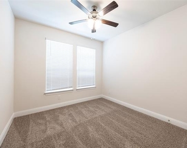 1530 Lake District Drive - Photo Thumbnail 23