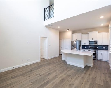 1530 Lake District Drive - Photo Thumbnail 14