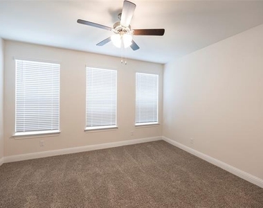 1530 Lake District Drive - Photo Thumbnail 26