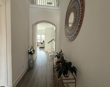 4105 Sequoia Street - Photo Thumbnail 2