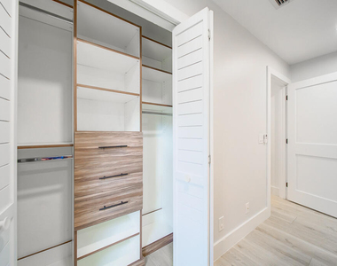 1853 Shower Tree Way - Photo Thumbnail 16