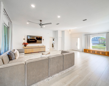 1853 Shower Tree Way - Photo Thumbnail 11