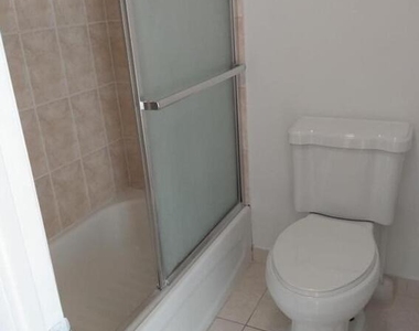 8001 Crespi Boulevard - Photo Thumbnail 5