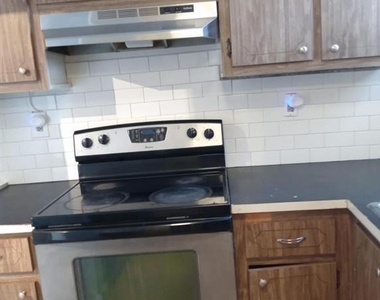 8001 Crespi Boulevard - Photo Thumbnail 1
