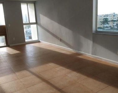 8001 Crespi Boulevard - Photo Thumbnail 7