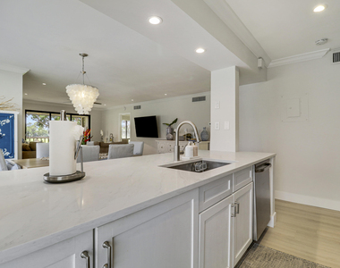 438 Brackenwood Lane S - Photo Thumbnail 8