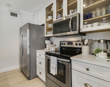 438 Brackenwood Lane S - Photo Thumbnail 7