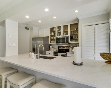 438 Brackenwood Lane S - Photo Thumbnail 9