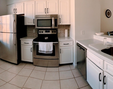 1140 Lake Shore Drive - Photo Thumbnail 3