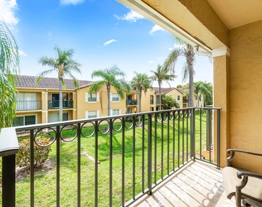 1140 Lake Shore Drive - Photo Thumbnail 5