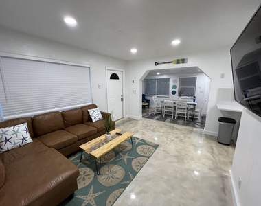 2648 Ne 15th Terrace - Photo Thumbnail 28