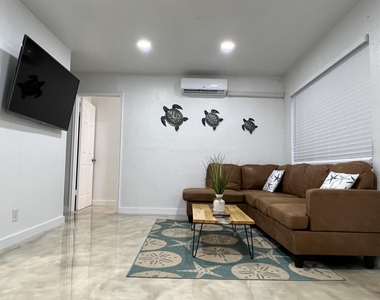 2648 Ne 15th Terrace - Photo Thumbnail 27