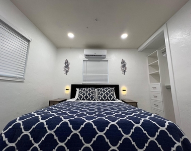2648 Ne 15th Terrace - Photo Thumbnail 2