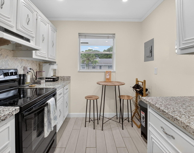 2340 Sw 22nd Avenue - Photo Thumbnail 15